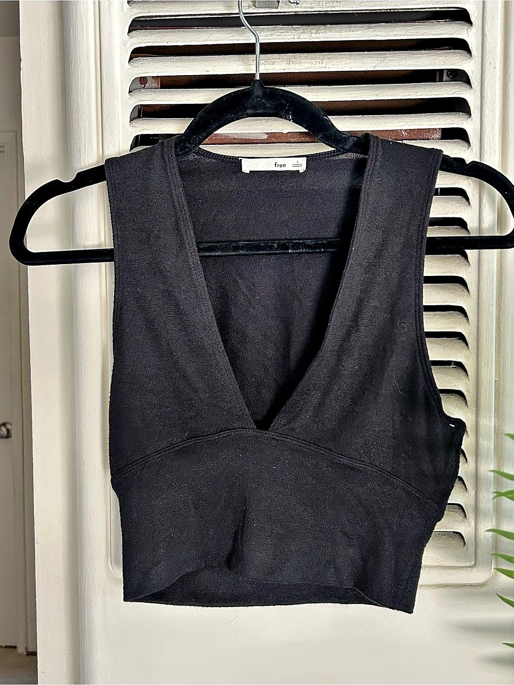 Wilfred Free  Black Crop Top Size Small Like New